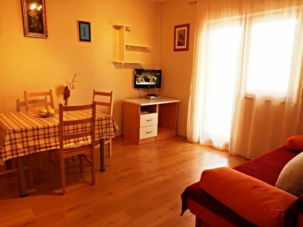 Apartmani Simic Starigrad Paklenica Extérieur photo