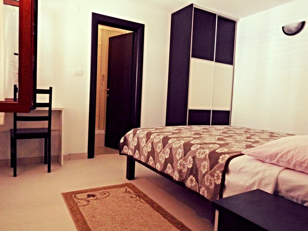 Apartmani Simic Starigrad Paklenica Extérieur photo