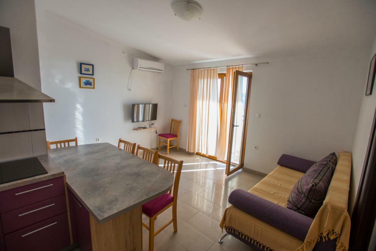 Apartmani Simic Starigrad Paklenica Extérieur photo